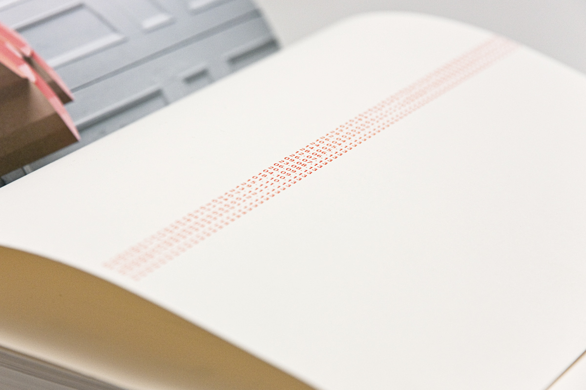 Epicentre-MACM-Musee-Art-Contemporain-Montreal-Catalogue-Triennale-Quebecoise-2011-Travail-Qui-Nous-Attend-02